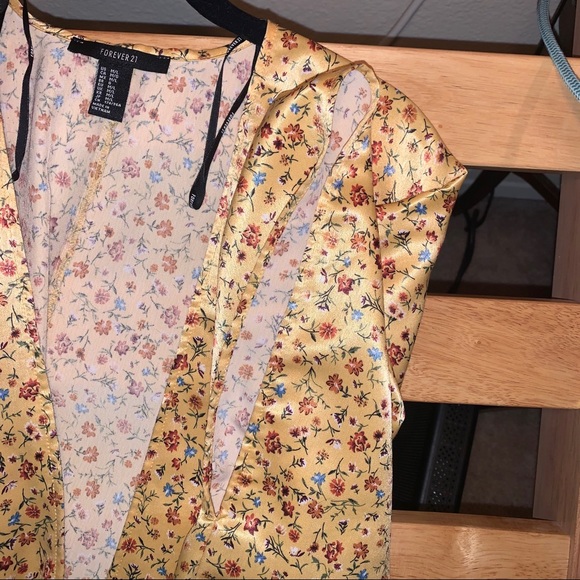 Yellow Floral Silky Oversized Kimono - Picture 5 of 7